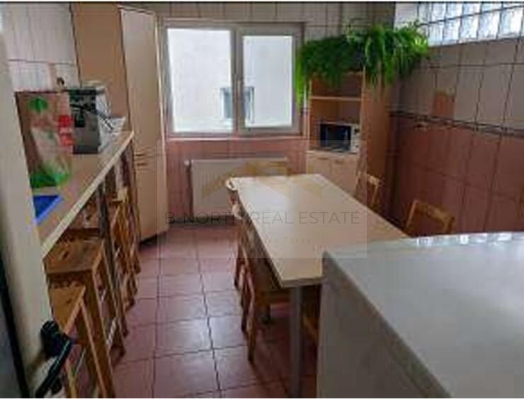 Sector 4 Cladiri de birouri de inchiriat  1.100 mp, vizibilitate stradala